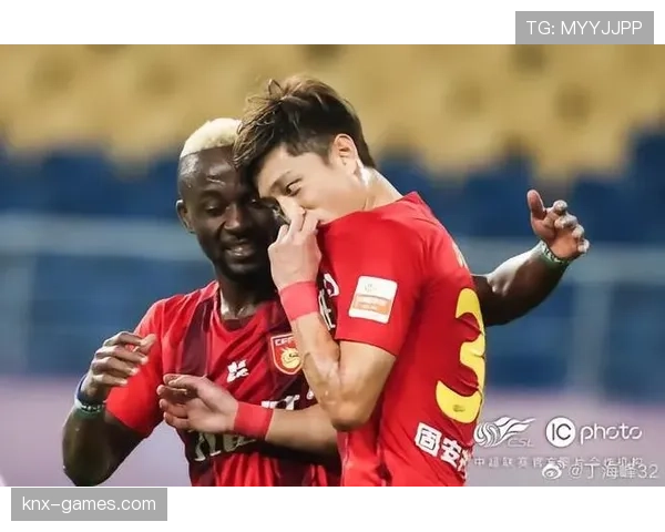 奥布拉克持续保持领袖风范,助力球队冲击更高荣誉 奥布拉克持续保持领袖风范,助力球队冲击更高荣誉