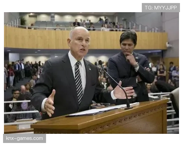 守门员保护规则拆解:哪些犯规裁判绝不会放过? 守门员保护规则拆解:哪些犯规裁判绝不会放过?